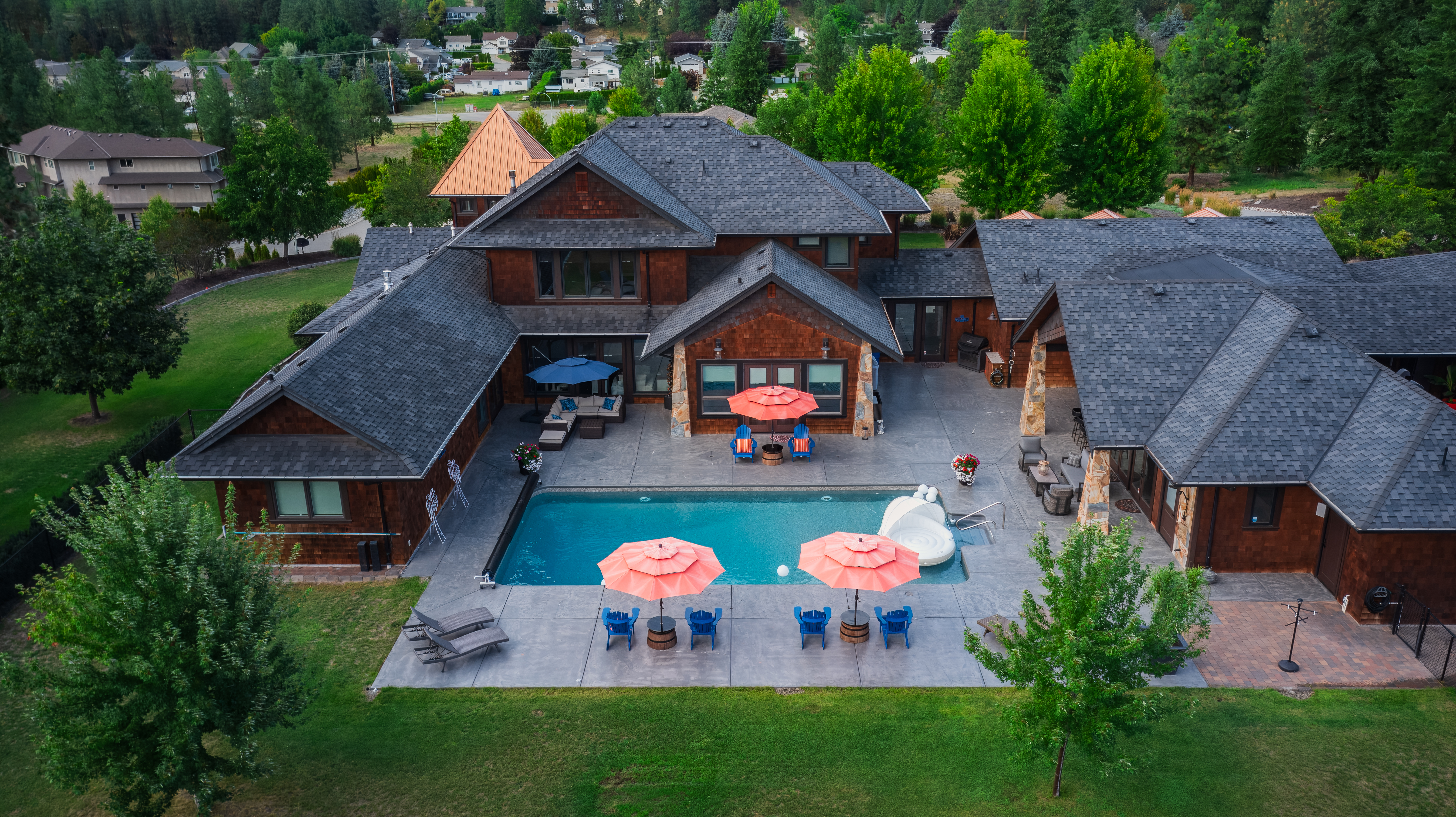 Stunning aerial photo of a luxury property